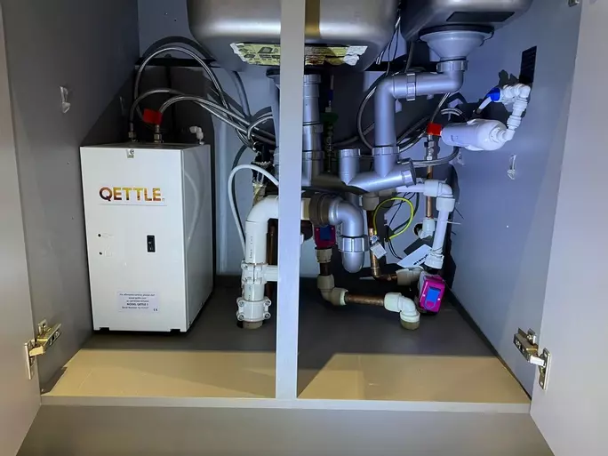 A Qettle Boiling Water System